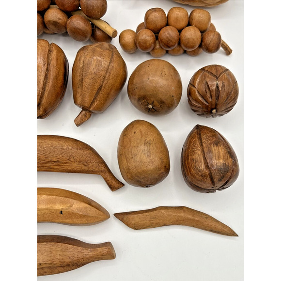 Lot of 14 Vintage Wooden Decorative Fruit Pieces SKU U133/L1 - Picture 5 of 7
